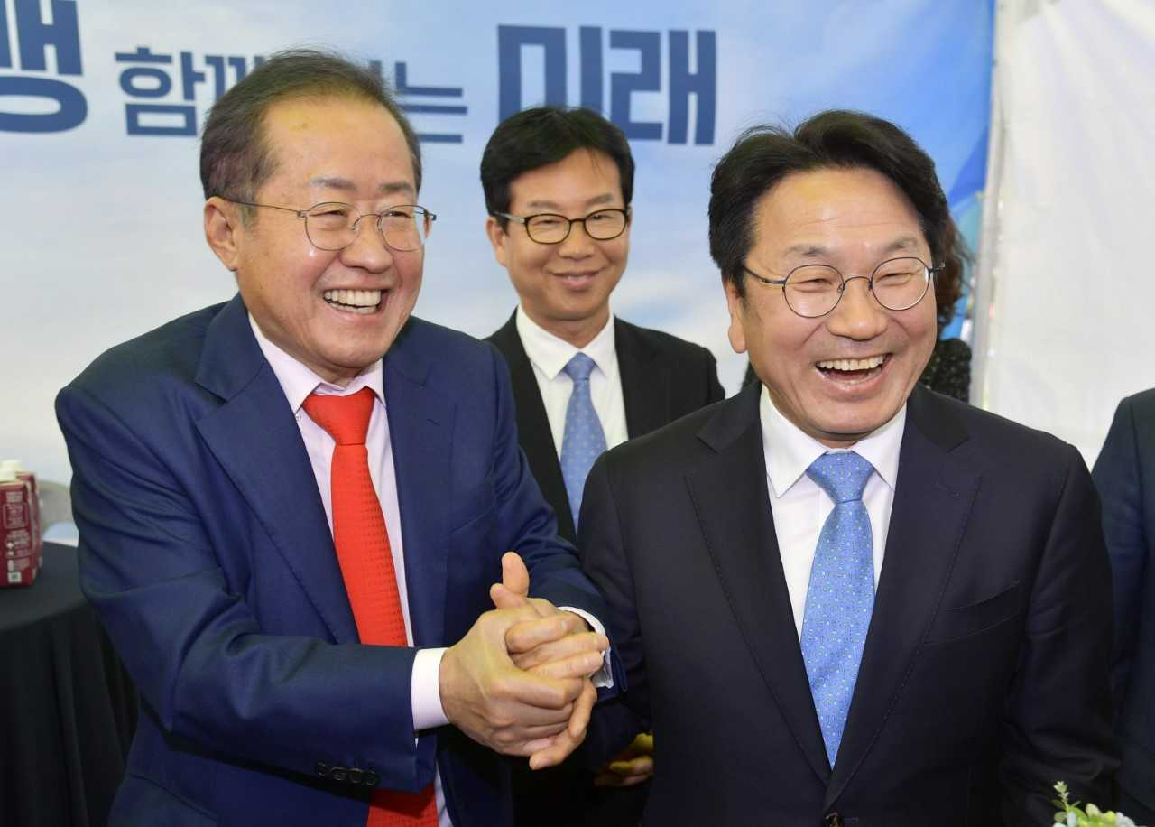 강기정 광주광역시장과 홍준표 대구광역시장은 27일 ‘달빛철도특별법 제정안’의 연내 국회 통과를 촉구하는 건의서를 국회의장과 여·야 양당에 전달했다.