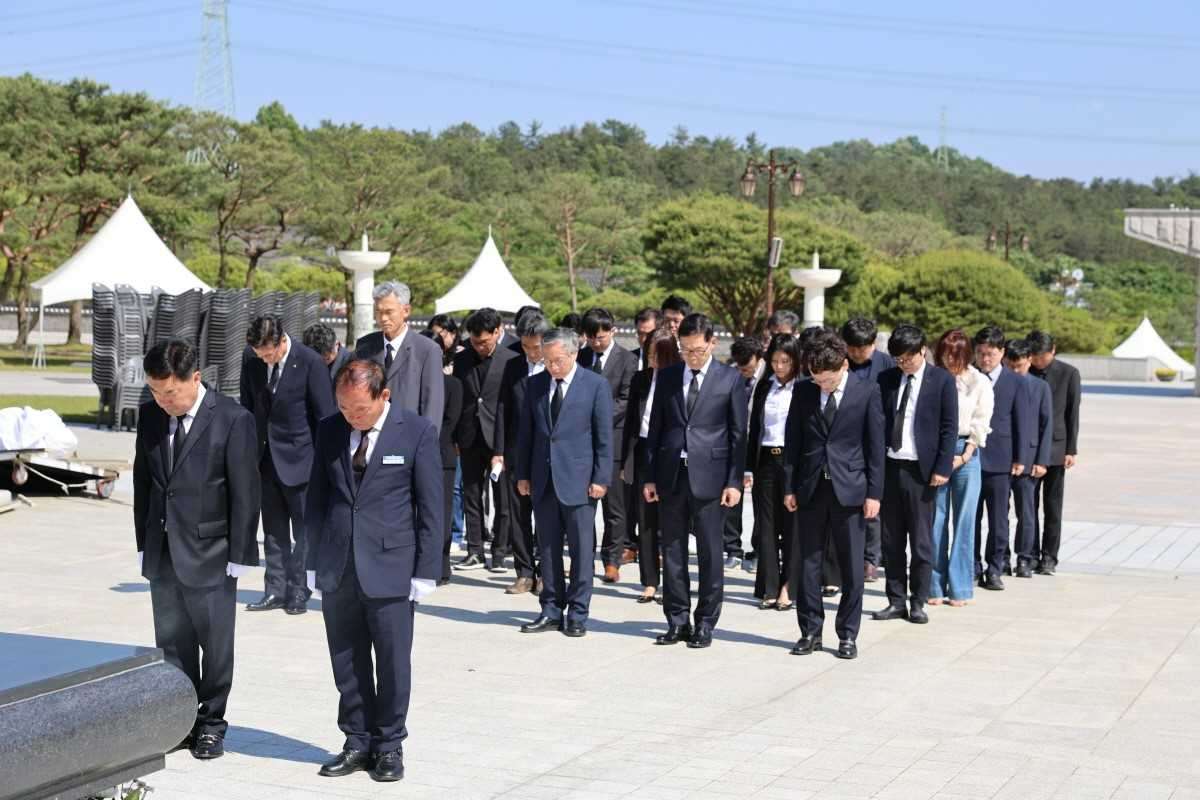 국립광주과학관, 국립 5‧18 민주묘지 추모