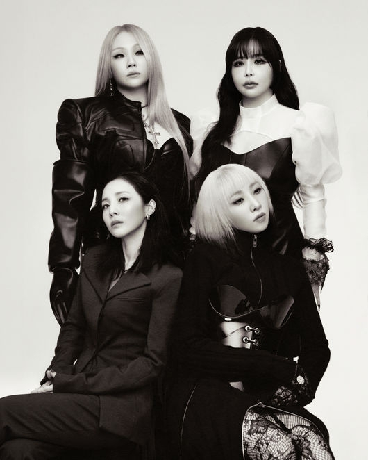 2NE1. [CL]