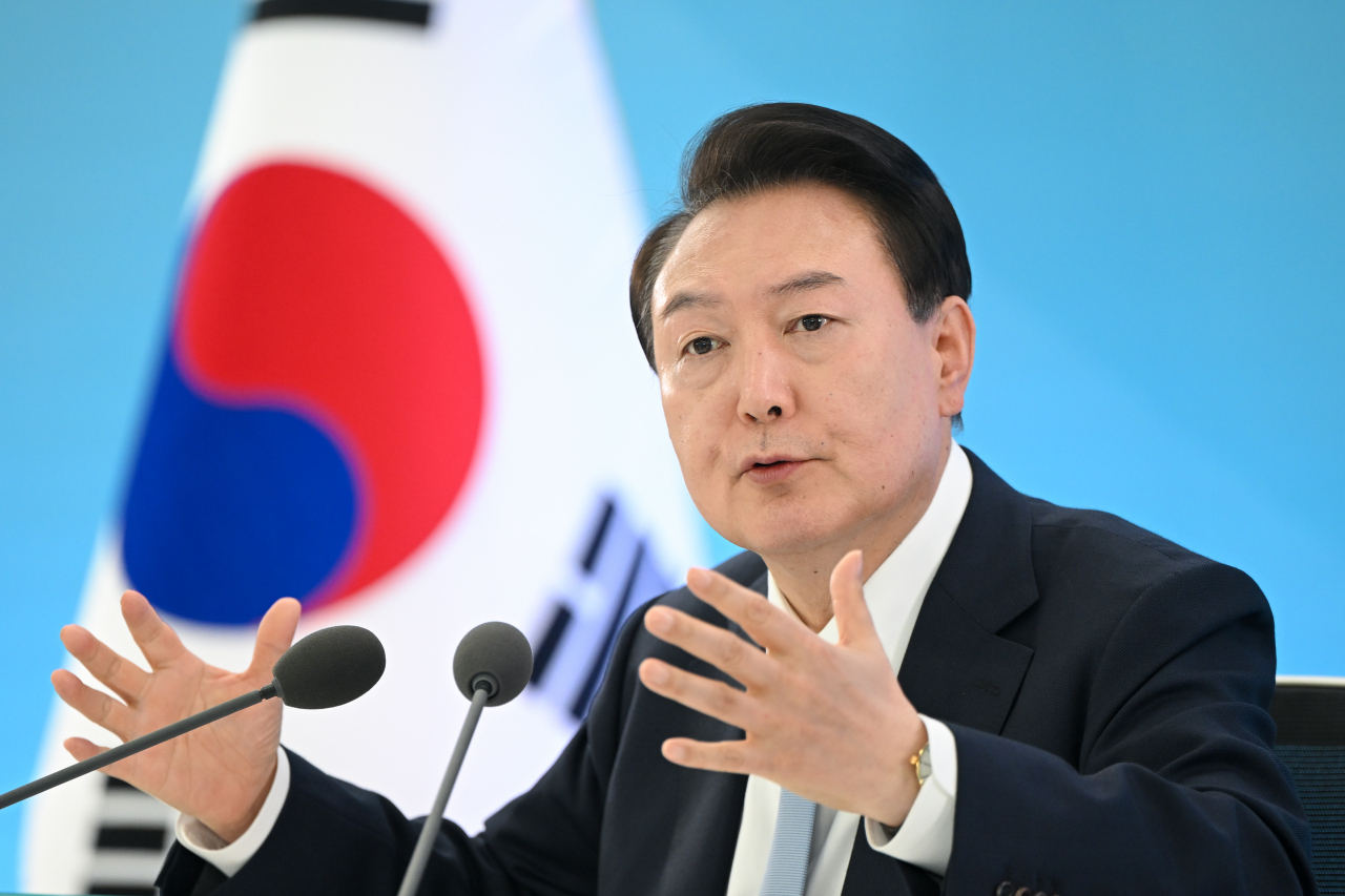 윤석열 대통령이 17일 세종특별자치시 정부세종청사에서 열린 2024년 국가재정전략회의에서 마무리 발언을 하고 있다. [연합]