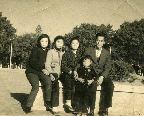 사진 한 장 없던 5·18 희생자 41년 만에 얼굴 찾아 1980년 5월 항쟁 당시 계엄군의 총탄에 희생된 전재수 군의 '잃어버린 얼굴'이 41년 만에 사진으로 발견됐다.[국립 5·18민주묘지 제공]