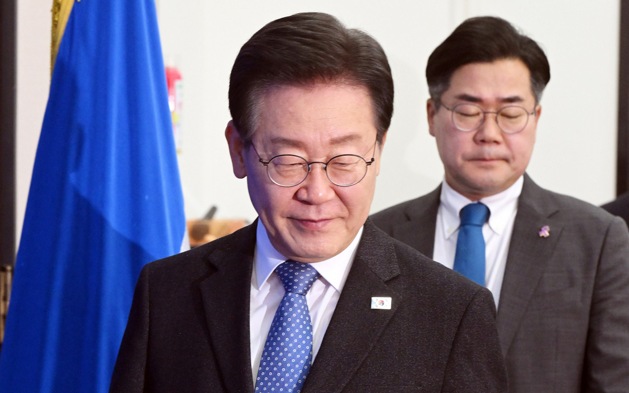 이재명 더불어민주당 대표가 20일 오전 서울 여의도 국회에서 열린 최고위원회의에 참석하고 있다. 이상섭 기자