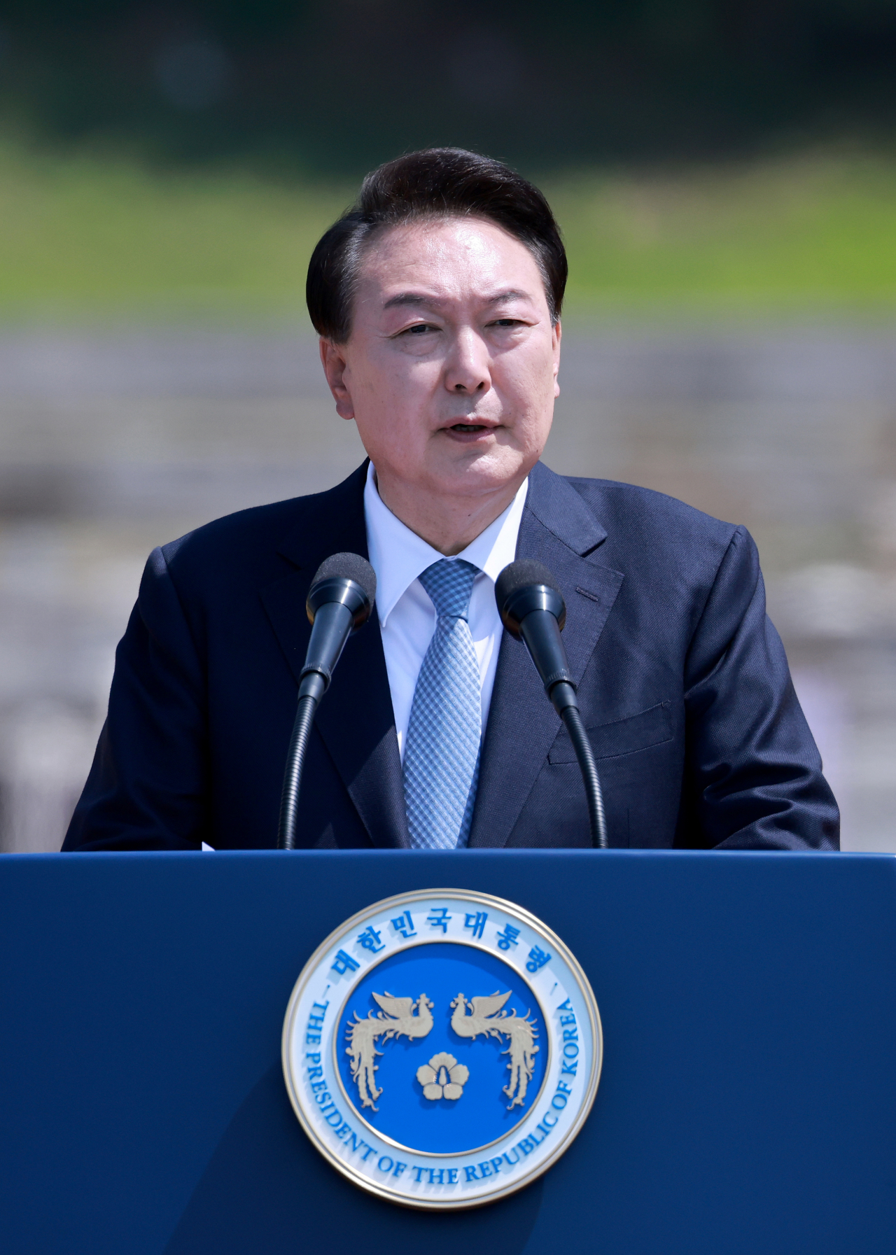 윤석열 대통령이 지난 19일 경기도 양주시 회암사지에서 열린 '회암사 사리 이운 기념 문화축제 및 삼대화상 다례재'에서 축사하고 있다. [연합]
