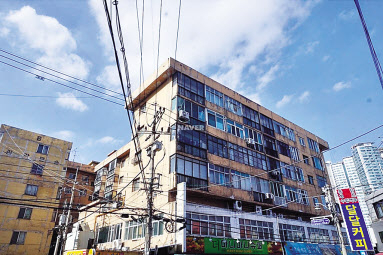 용산구 한강로1가 삼각맨션 [네이버부동산 갈무리]