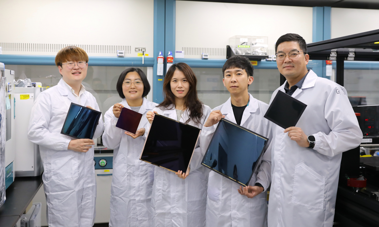 페로브스카이트 태양전지 핵심기술을 개발한 한국화학연구원 에너지소재연구센터 연구진.[한국화학연구원 제공]