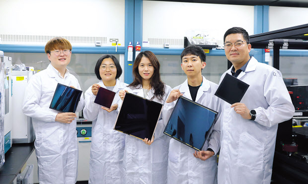 페로브스카이트 태양전지 핵심 기술을 개발한 한국화학연구원 에너지소재연구센터 연구팀 [한국화학연구원 제공]