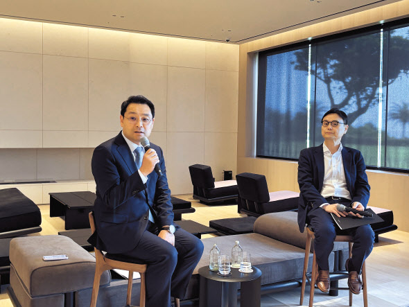 20일 리조트 내 모루라운지에서 기자간담회를 하고 있는 김민수 대표