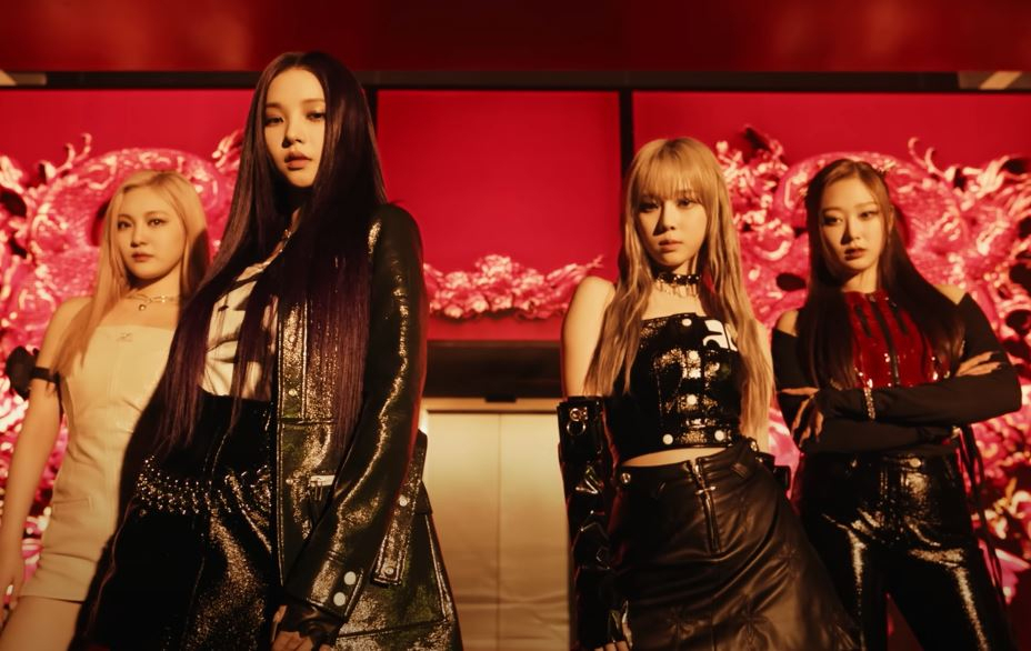 걸그룹 에스파의 걸즈(girls) 뮤직비디오 한 장면. 해당 뮤직비디오에 포디리플레이의 멀티캠 솔루션이 적용됐다. [유튜브 SMTOWN 캡처]