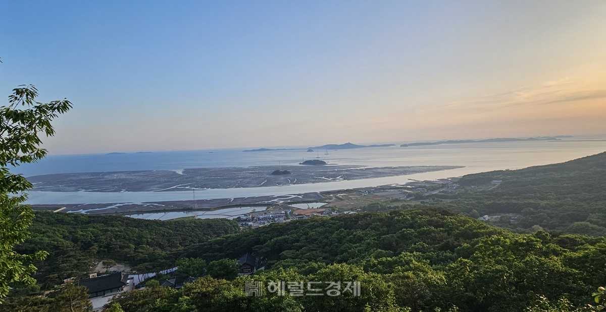 낙가산에서 내려다 본 서해. 강화도의 절경 ‘강화 8경’ 중 하나다.
