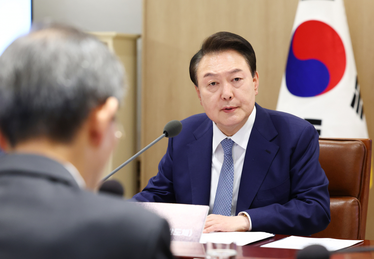 윤석열 대통령이 23일 서울 용산 대통령실 청사에서 열린 제2차 경제이슈점검회의에 참석, 발언하고 있다. [연합]