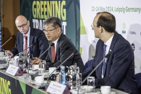 Global transport leaders call for greener moves