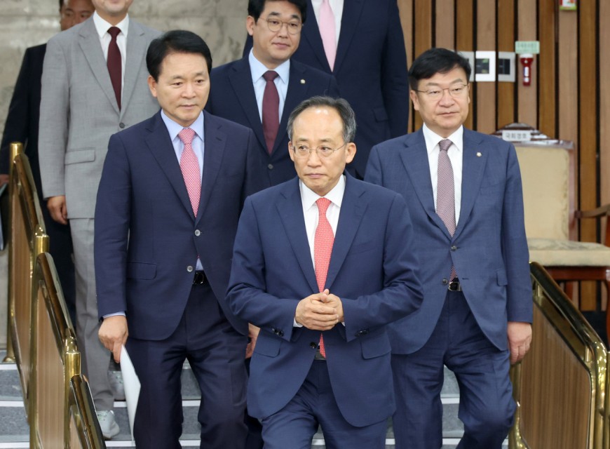 尹 정부입법 60%가 막혔다…野 ‘거부권 남용’ 공세에 與 ‘입법권 남용’ 역공[이런정치]