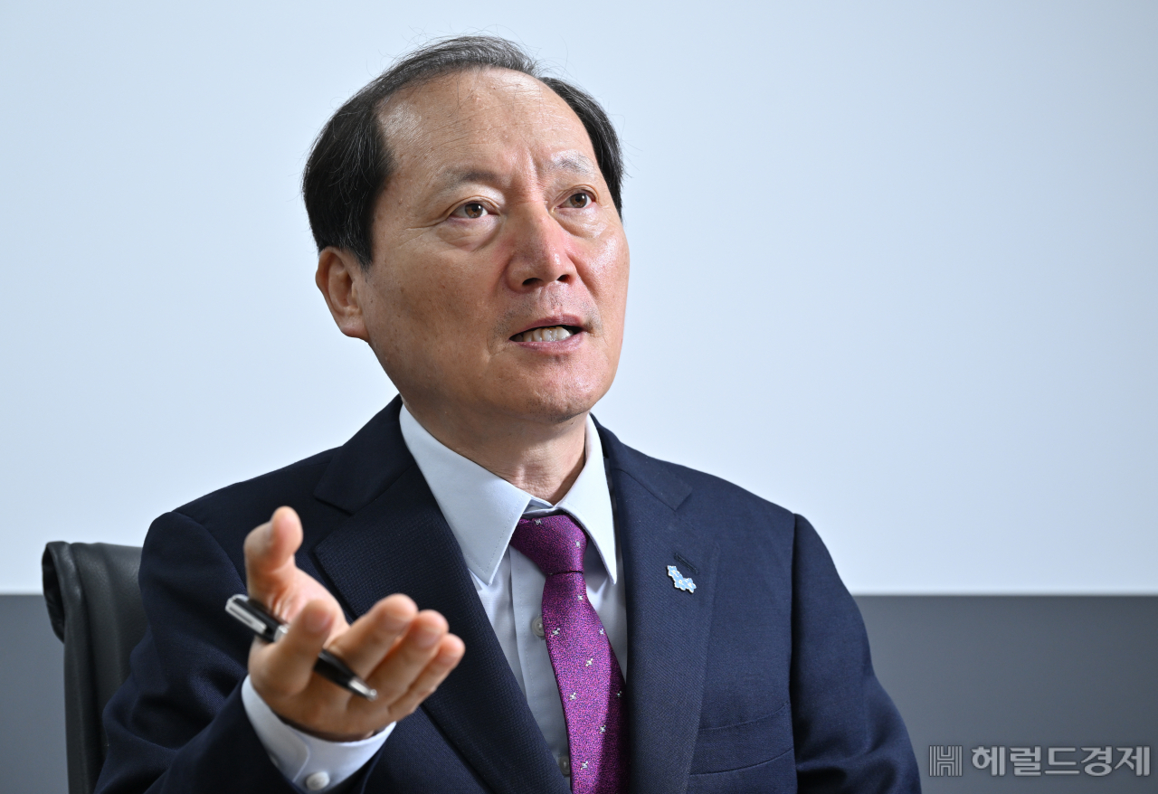 이완규 법제처장이 20일 오후 서울 종로구 정부서울청사에서 헤럴드경제와 인터뷰를 하고 있다. 임세준 기자