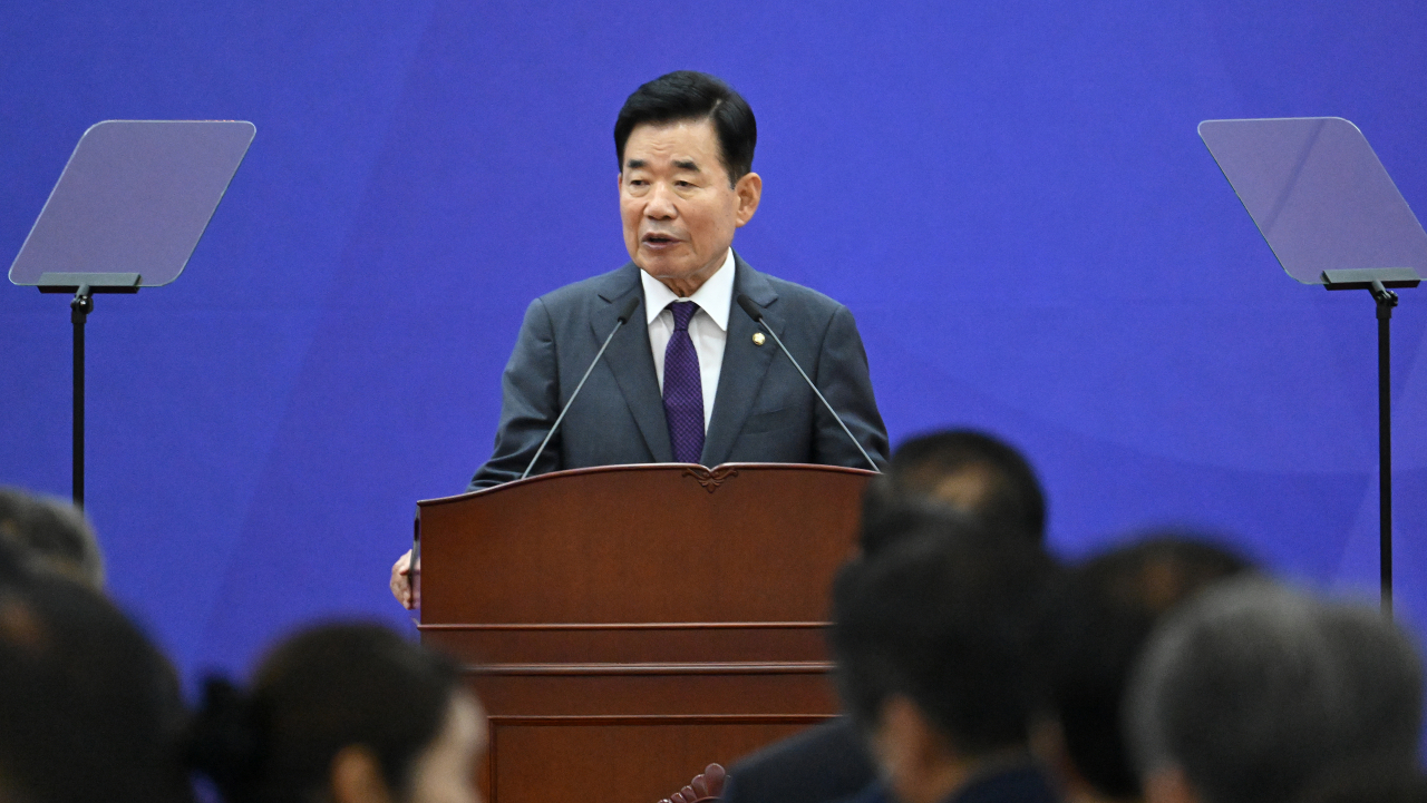 김진표 국회의장이 28일 오전 서울 여의도 국회에서 열린 제76주년 국회개원기념식에서 기념사를 하고 있다. 임세준 기자
