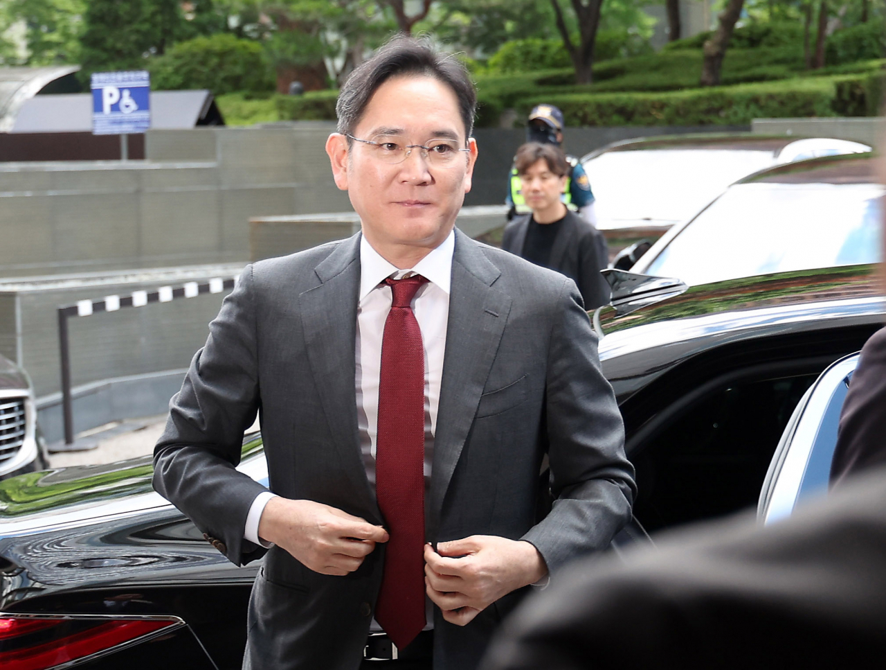 이재용 삼성전자 회장이 28일 서울 중구 한 호텔에서 열린 모하메드 빈 자예드 알 나흐얀 아랍에미리트(UAE) 대통령과의 간담회에 참석하고 있다. [연합]