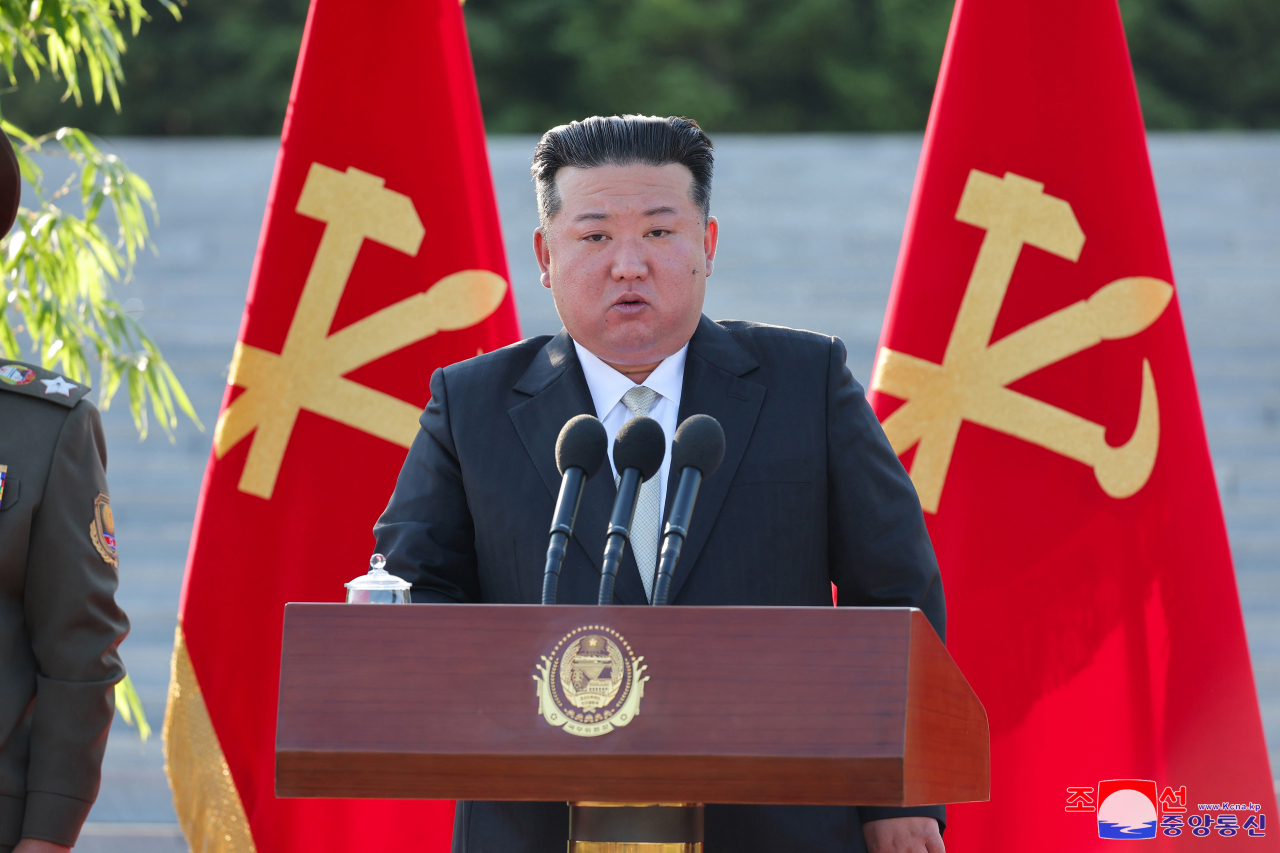 북한 김정은 국무위원장이 28일 창립 60주년을 맞이한 국방과학원을 축하방문하고 기념연설을 했다고 조선중앙통신이 29일 보도했다. [국내에서만 사용가능. 재배포 금지. For Use Only in the Republic of Korea. No Redistribution] 연합뉴스