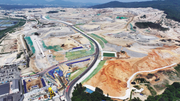 이달 23일 ‘반도체 메가 클러스터’가 조성되고 있는 경기도 용인시 처인구 원삼면 용인반도체클러스터 부지 모습 [연합]