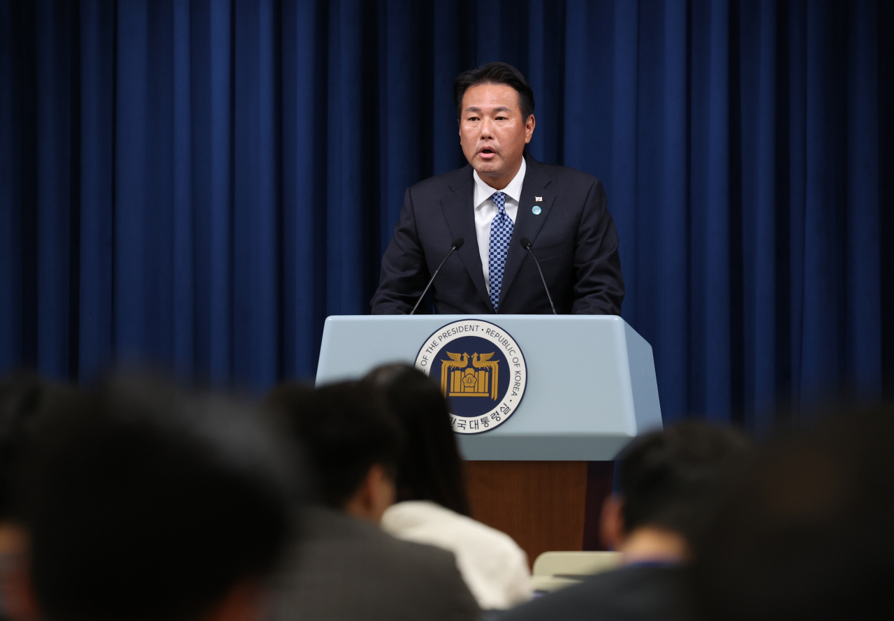 김태효 국가안보실 제1차장이 29일 서울 용산 대통령실에서 무함마드 빈 자예드 알 나흐얀 아랍에미리트(UAE) 대통령의 국빈 방한 성과에 관해 브리핑하고 있다. [연합]