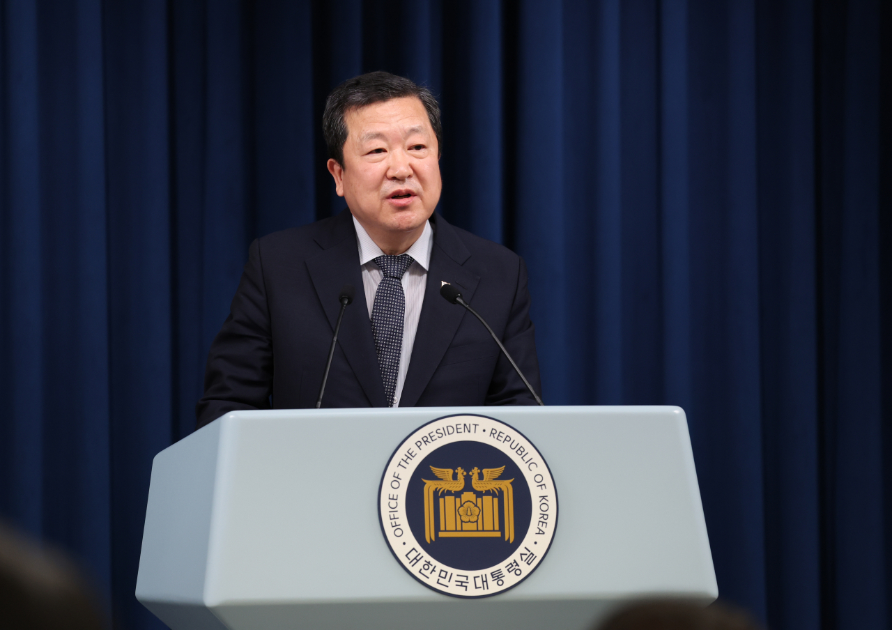 박춘섭 대통령실 경제수석이 29일 서울 용산 대통령실에서 무함마드 빈 자예드 알 나흐얀 아랍에미리트(UAE) 대통령의 국빈 방한 성과에 관해 브리핑하고 있다. [연합]