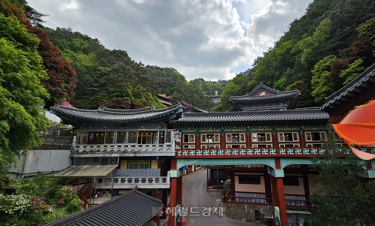 구인사 경내
