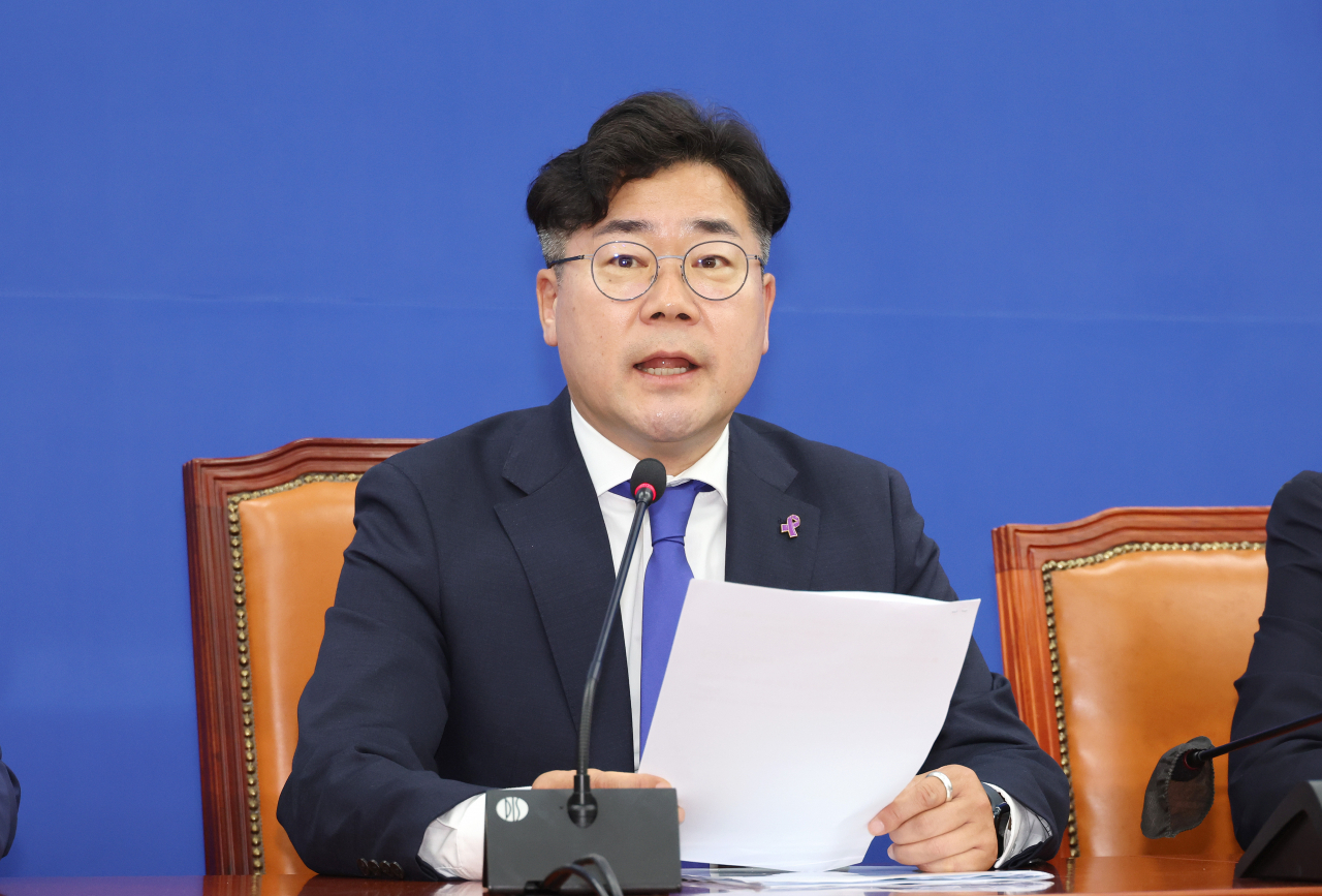 박찬대 더불어민주당 원내대표가 30일 오전 국회에서 열린 정책조정회의에서 발언하고 있다. [연합]
