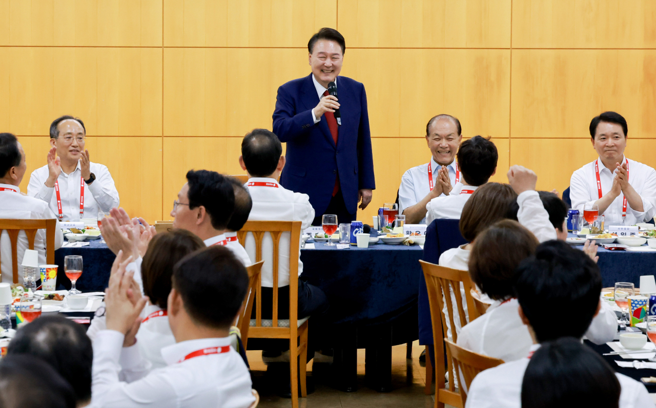 윤석열 대통령이 30일 충청남도 모처에서 열린 제22대 국민의힘 국회의원 워크숍에서 발언하고 있다. [연합]