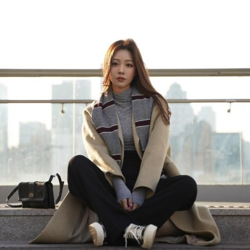 인스타그램 팔로워 18만 명을 보유한 가상인간 ‘루시’ [사진, 롯데홈쇼핑]