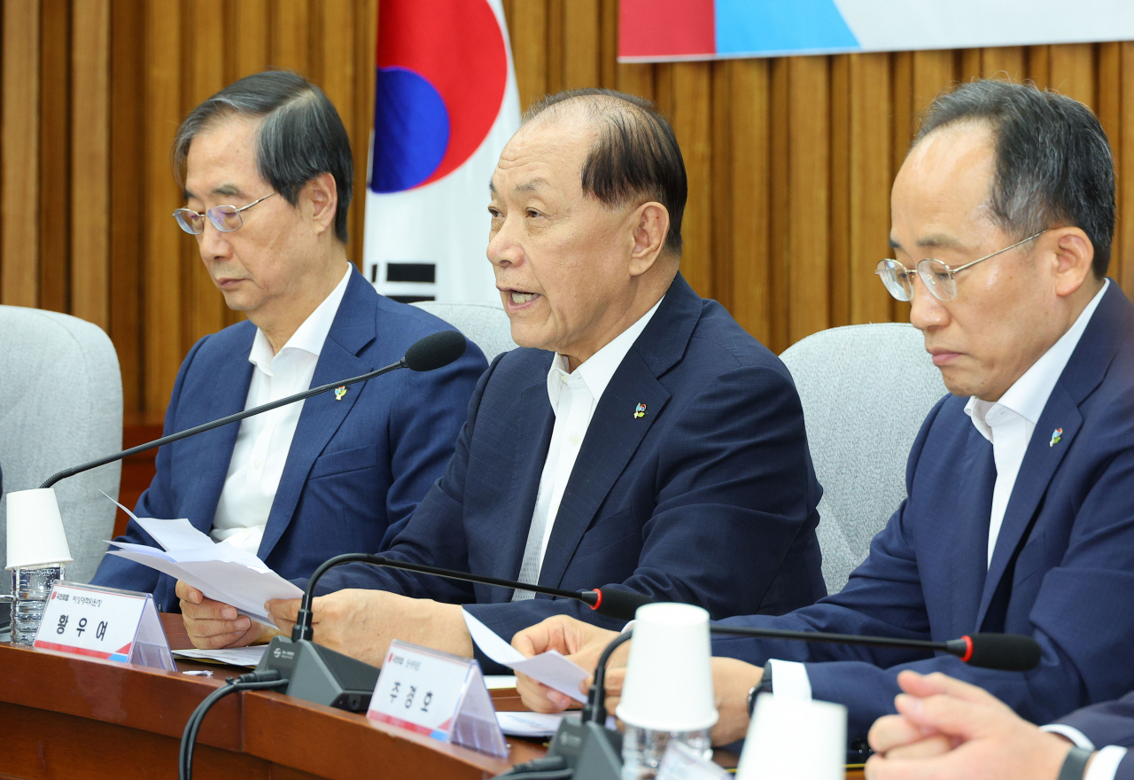 황우여 국민의힘 비상대책위원장이 2일 오후 서울 여의도 국회에서 열린 제17차 고위당·정협의회에서 발언하고 있다. [연합]
