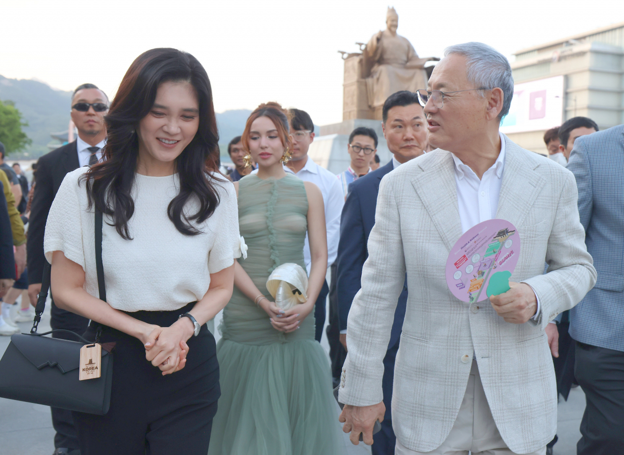 K-뷰티 페스티벌을 만든 두 주체, 이부진 위원장과 유인촌 장관이 개막식때 만났다.