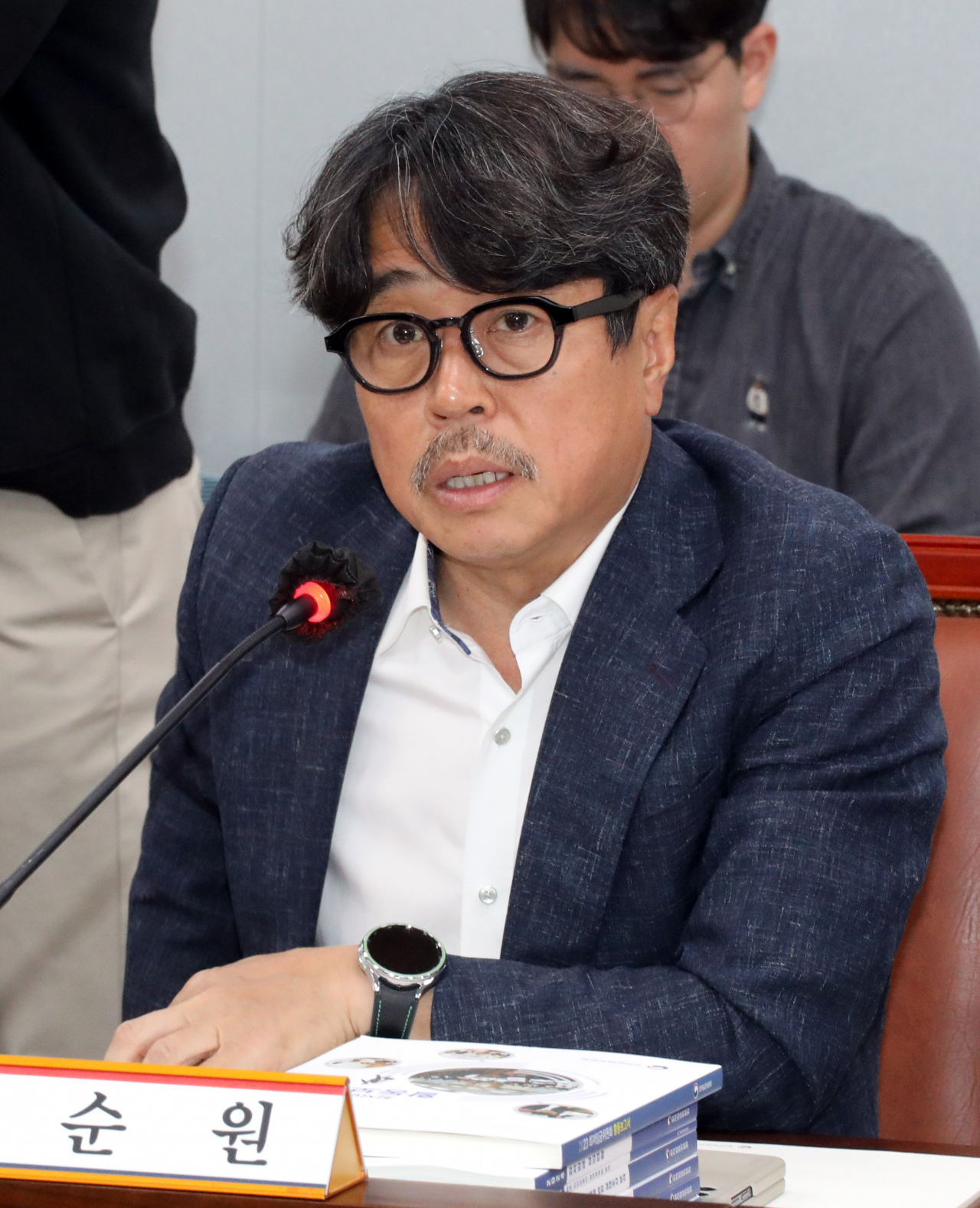 내년도 최저임금을 심의할 최저임금위원회 두 번째 전원회의가 열린 4일 오전 정부세종청사 최저임금위원회에서 공익위원 운영위원인 권순원 숙명여대 교수가 발언하고 있다. [연합]