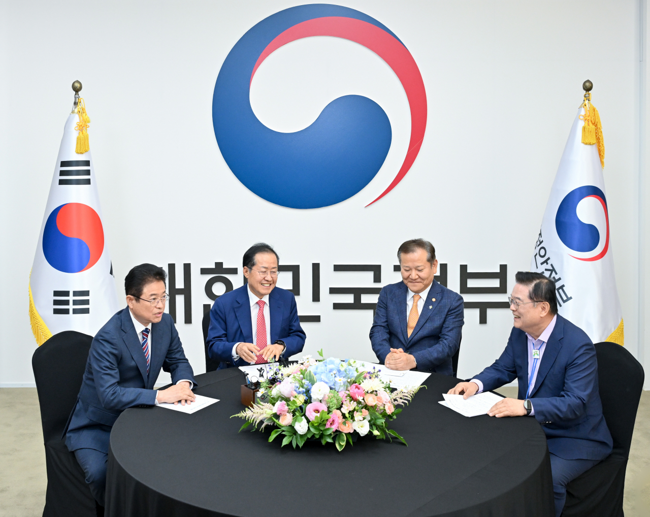 대구경북 통합 4자 간담회 모습.[대구시 제공]