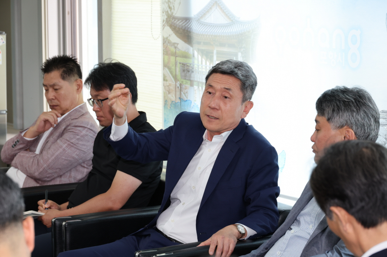 기자간담회하는 이강덕 포항시장.[포항시 제공]