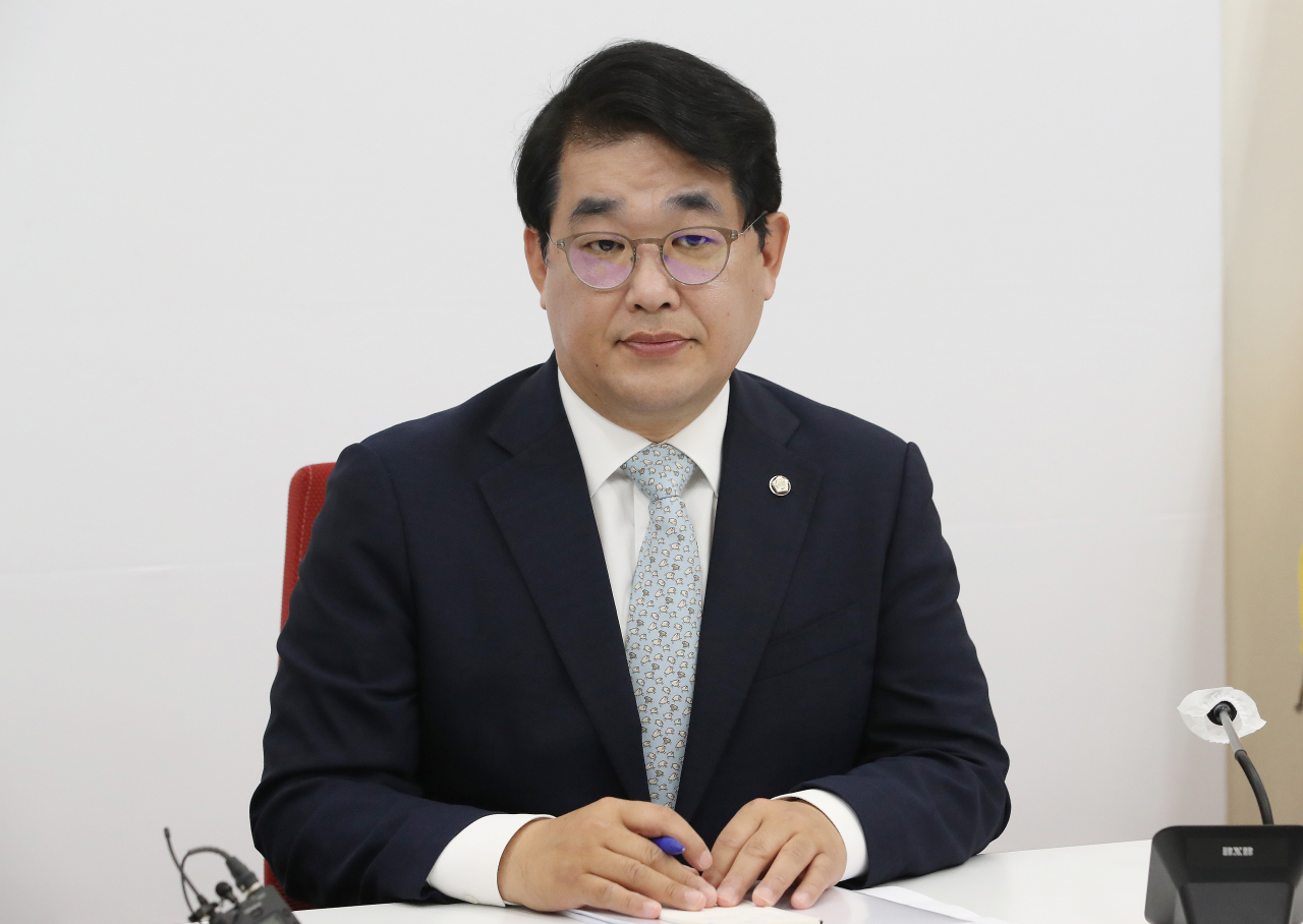 배준영 국민의힘 원내수석부대표가 12일 오후 서울 여의도 국회에서 열린 티타임에서 취재진들의 질문에 답하고 있다. [연합]