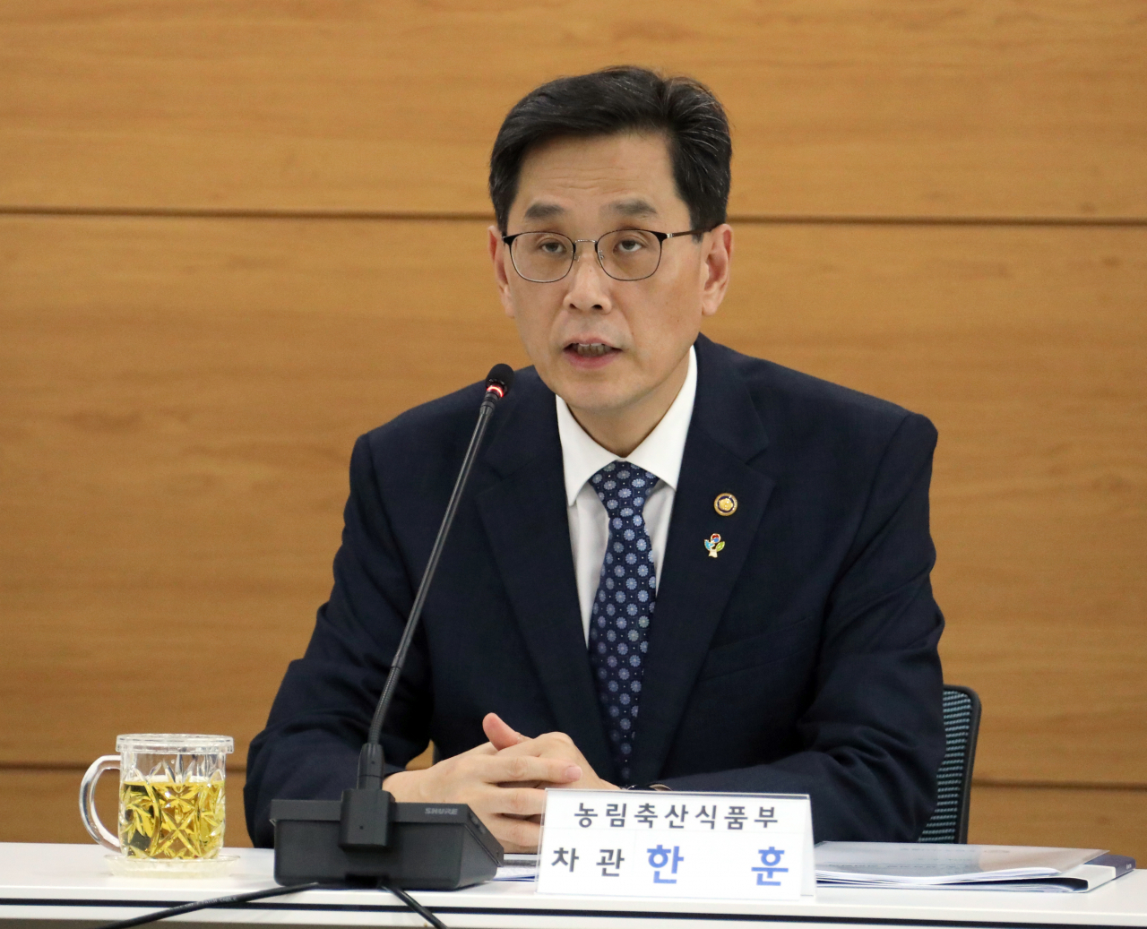 한훈 농림축산식품부 차관이 5일 오전 정부세종청사에서 열린 농식품 수급 및 생육 상황 점검 회의에서 인사말을 하고 있다. [연합]