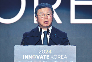 김복철 국가과학기술연구회 이사장이 ‘이노베이트 코리아 2024’에서 축사를 하고 있다. 대전=이상섭 기자
