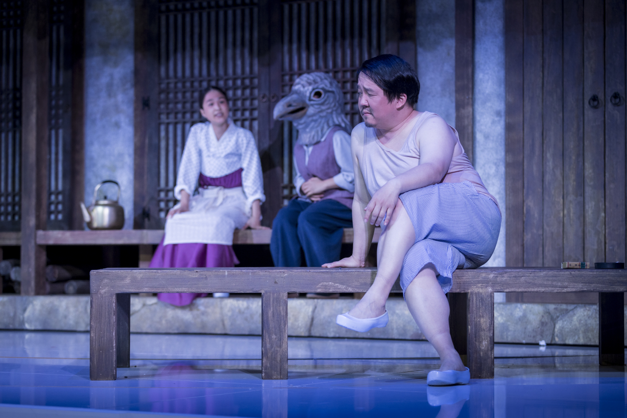 A scene from “Hwal Hwa San” (National Theater Company of Korea)