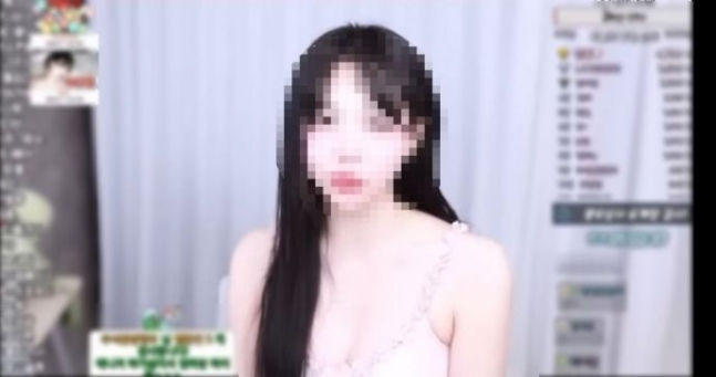 유부남과 불륜사실을 인정한 BJ 방송 모습. [아프리카TV]
