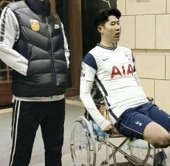 “손흥민 다리 부러뜨려”…도 넘은 中 축구팬들, 가짜 합성사진 ‘논란’