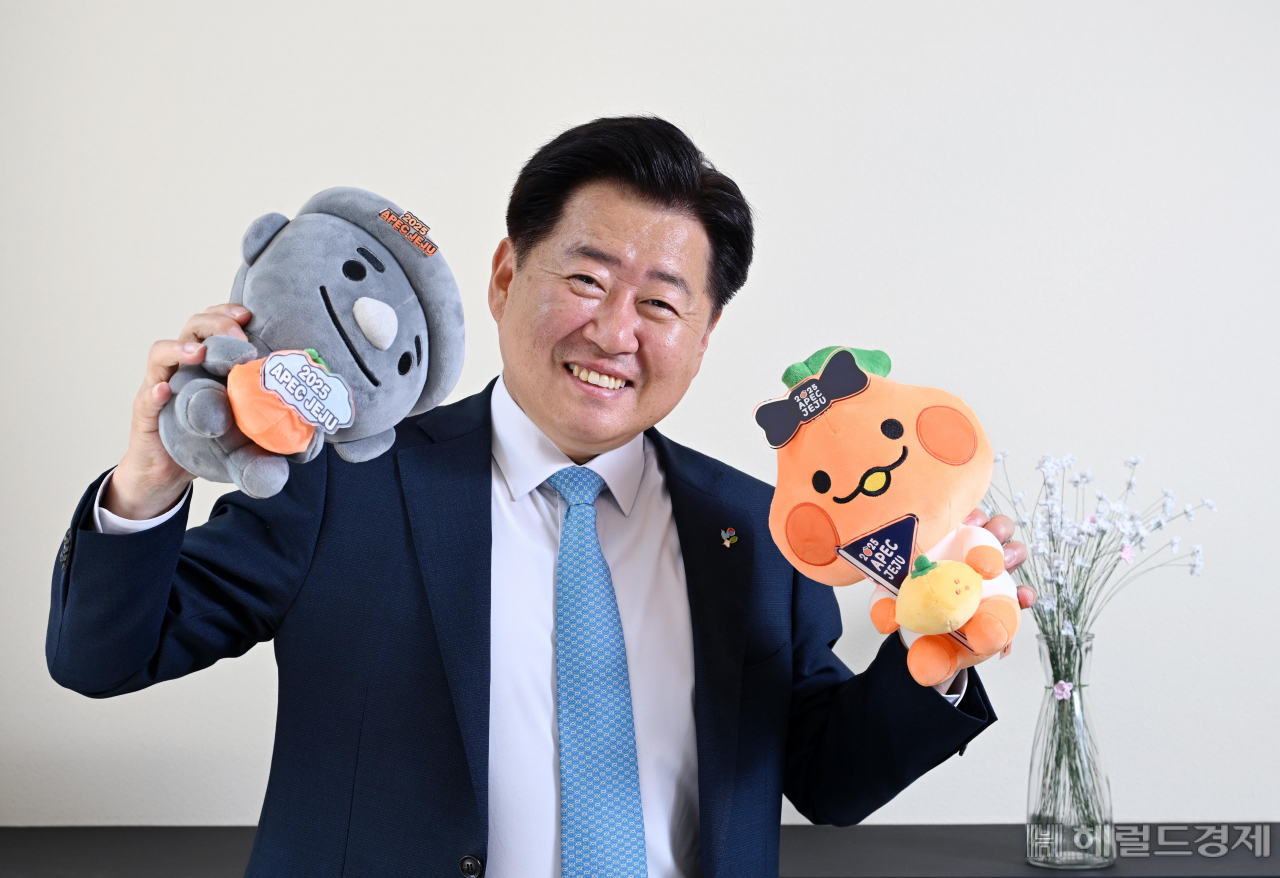 오영훈 제주지사가 11일 오후 서울 여의도 국회 앞 한 카페에서 헤럴드경제-코리아헤럴드와 공동인터뷰를 하고 있다. [이상섭 기자]