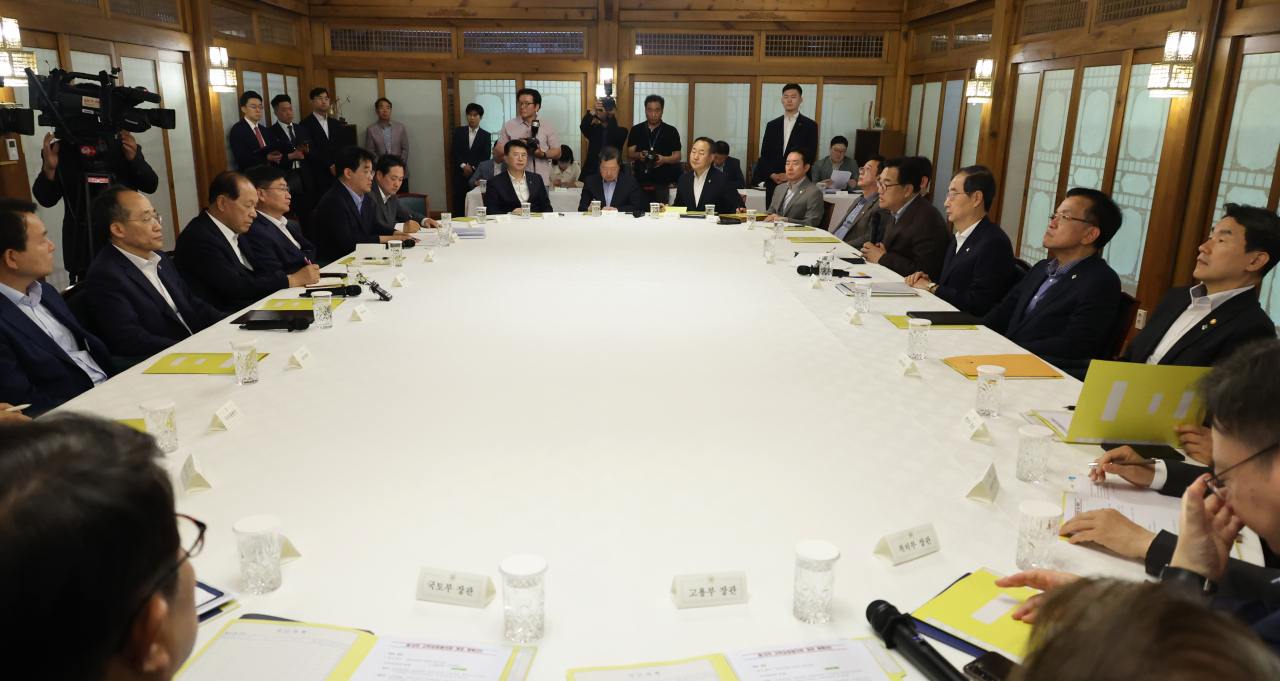 정진석 대통령실 비서실장이 16일 오후 서울 종로구 삼청동 총리 공관에서 열린 고위 당·정·대 협의회에서 발언하고 있다. [연합]