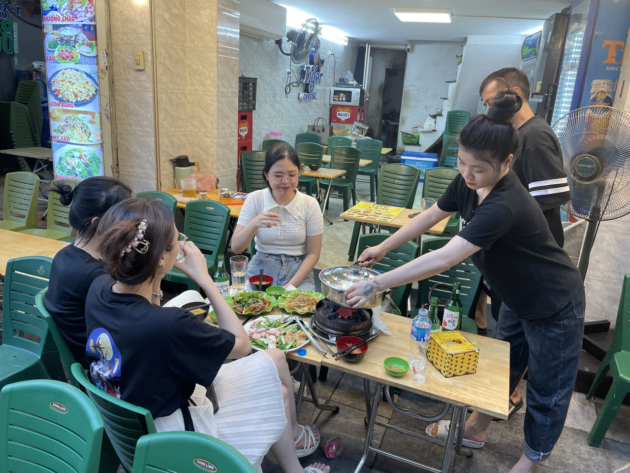10일 오후 베트남 하노이 호안끼엠 맥주 거리. 전새날 기자