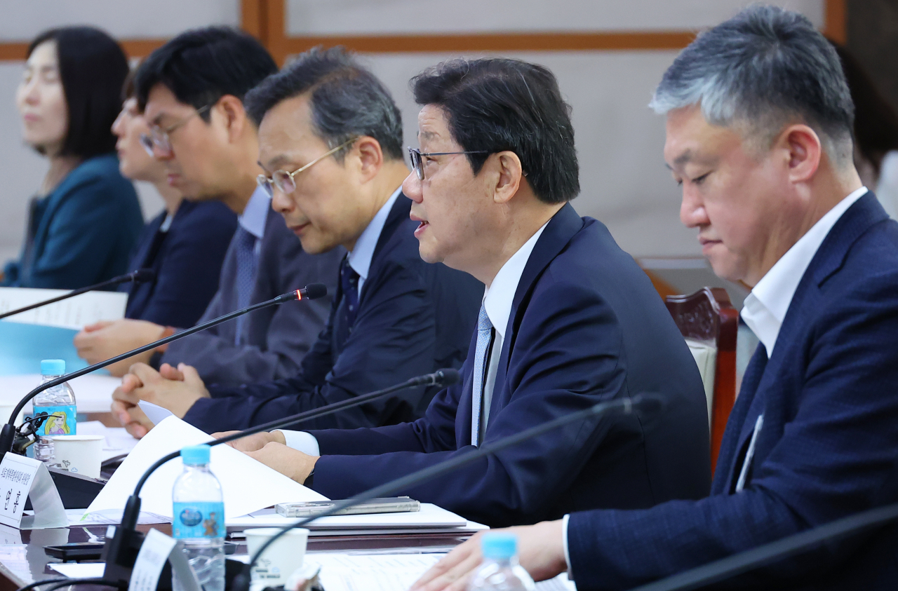 노연홍 의료개혁특별위원회 위원장이 20일 오전 정부서울청사에서 열린 제4차 의료개혁특별위원회에서 발언하고 있다.[연합]