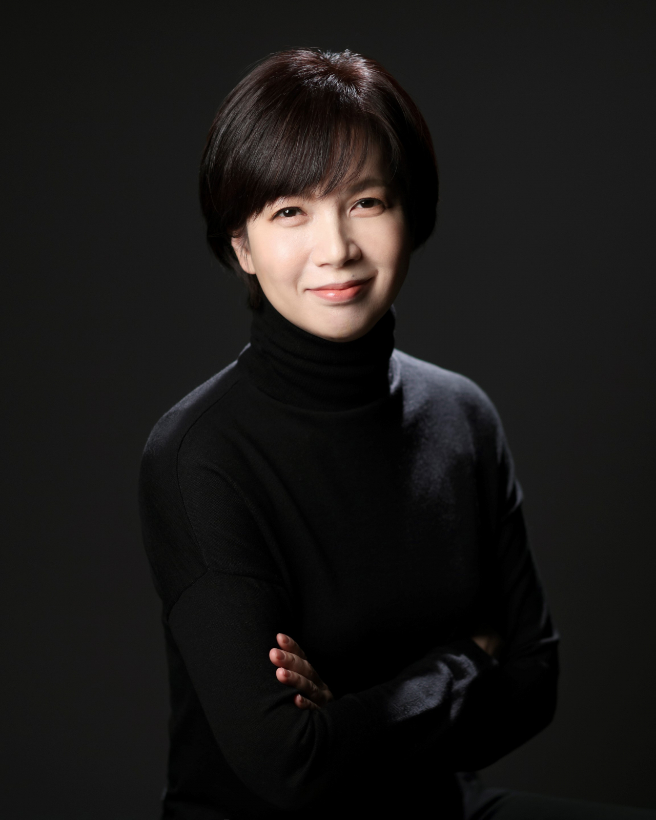 부천시립합창단을 3년째 이끌고 있는 김선아는 사실 ‘고음악 연주’의 대가다. 2007년 바로크 음악 전문 합창단인 ‘콜레기움 보칼레 서울’을 창단해 한국 클래식 음악계에 굵직한 족적을 써내려가고 있다. [부천시립합창단 제공]