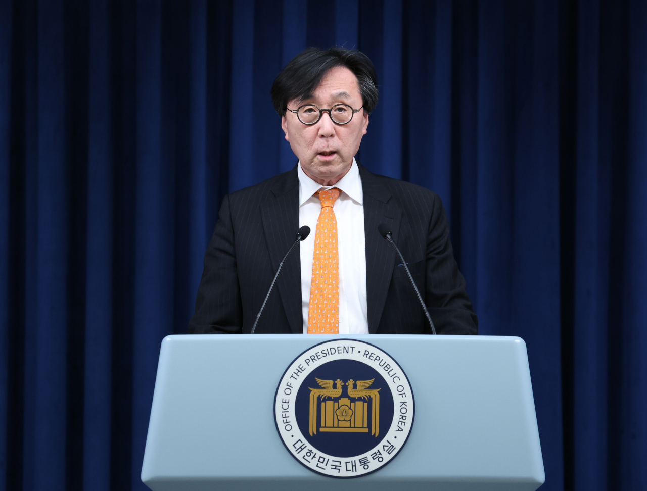 장호진 국가안보실장이 20일 서울 용산 대통령실 청사에서 북한과 러시아의 '포괄적인 전략적 동반자 관계에 관한 조약' 체결 관련 정부 성명을 발표하고 있다. [연합]
