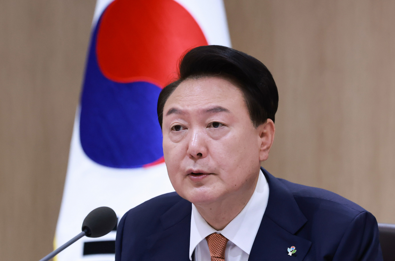 윤석열 대통령이 18일 서울 용산 대통령실 청사에서 열린 국무회의에서 발언하고 있다. [연합]
