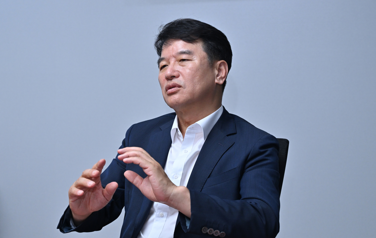 문진석 더불어민주당 의원이 지난 7일 오후 서울 여의도 국회 의원회관에서 헤럴드경제와 인터뷰를 하고 있다. 임세준 기자