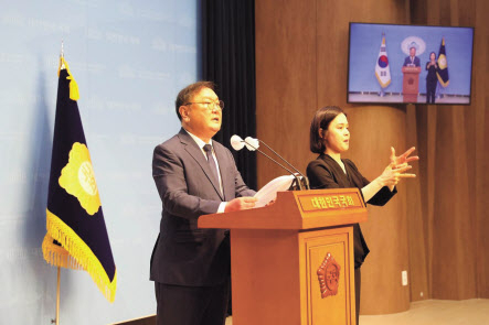더불어민주당은 K칩스법과 반도체특벌법 제정안의 당론채택 여부를 논의하고 있다. 해당 법안은 김태년 의원이 대표발의할 예정이다. 사진은 김태년 의원. [의원실 제공]