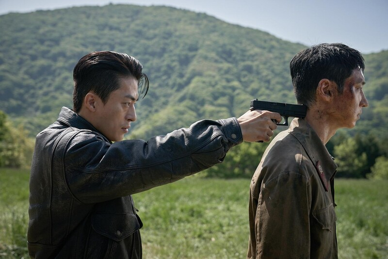 “Escape,” starring Koo Kyo-hwan (left) and Lee Je-hoon (Plus M Entertainment)
