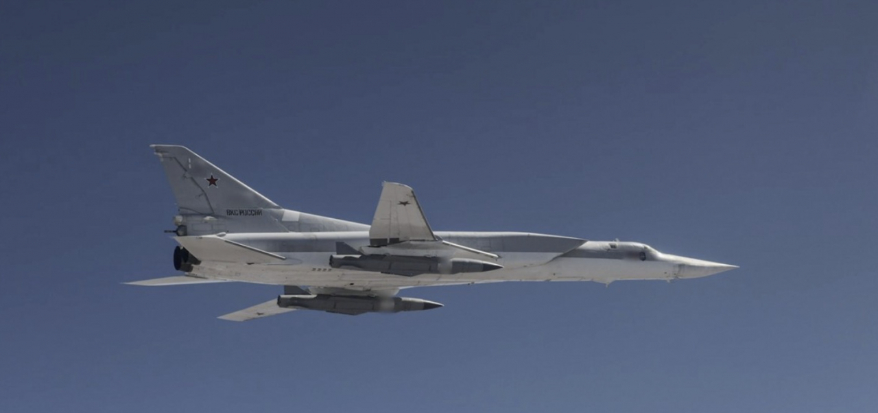 킨잘 극초음속 미사일 탑재한 러시아 미그(MiG)-31 전투기. [EPA·러시아 국방부·연합]