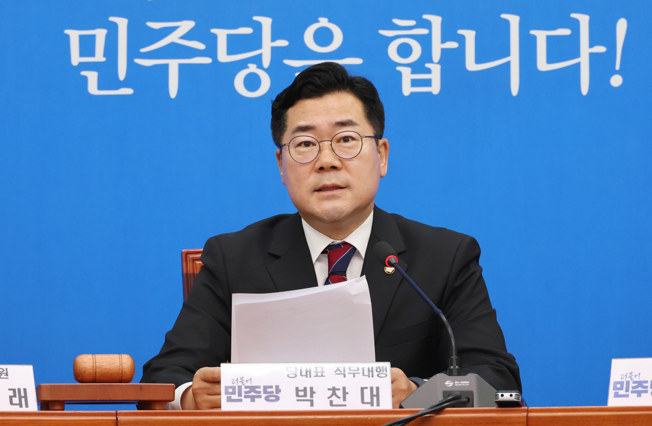 박찬대 더불어민주당 당대표 직무대행 겸 원내대표가 28일 오전 국회에서 열린 최고위원회의에서 발언하고 있다. [연합]